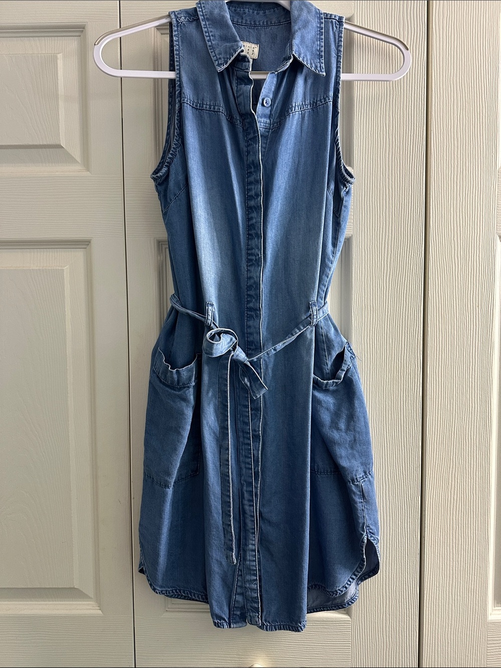 Sleeveless Denim Shirt Dress with Tie Waist - Blue